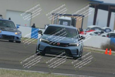 media/Dec-19-2025-Lucky Dog Racing (Fri) [[3b7b1b5fc8]]/Beginner/Session 2 Turn 1/